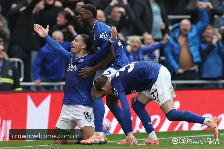 皇冠官网最新消息最新版 格拉利什深夜狂欢事件全面评测:从皇冠体育平台视角解析球员行为背后的竞技影响